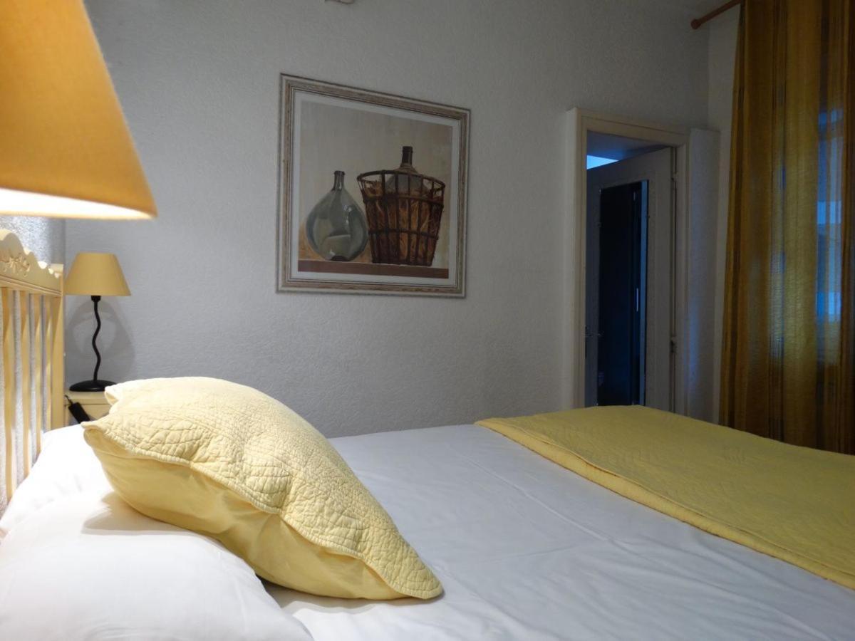 Logis Hotel Le Glacier Orange  Pokoj fotografie